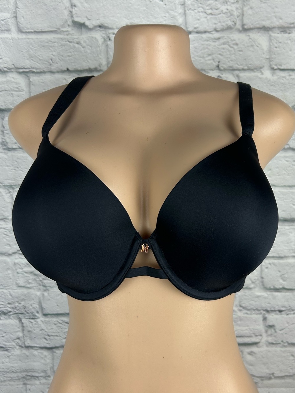 Savage X Fenty Black T-Shirt Bra 40D Strappy Back Smooth Molded Cups NWT